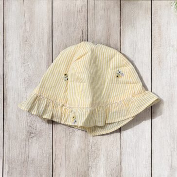 Sárga csíkos, virágos kalap