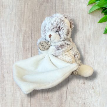 Babynat mackó, szundikendővel