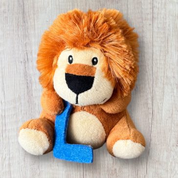 Betűt tartó oroszlán