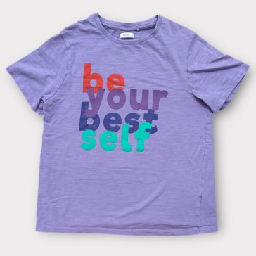 Next lila, feliratos felső 