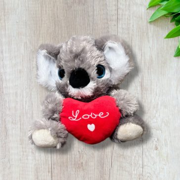 Nagyszemű koala maci, szívvel
