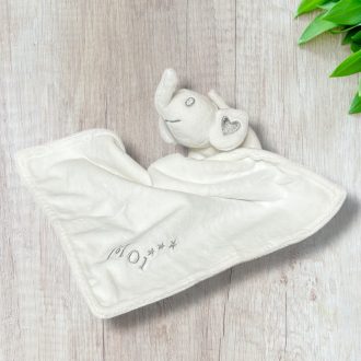 Fehér, elefántos szundikendő 