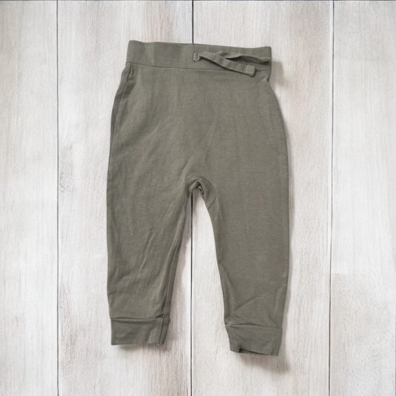 Keki színű legging Keki színű legging