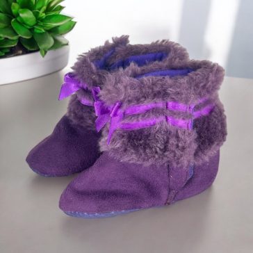 Lila kiscsizma/kocsicipő
